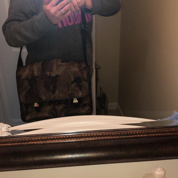 Prada messenger bag 100%%authentic - Picture 6 of 7